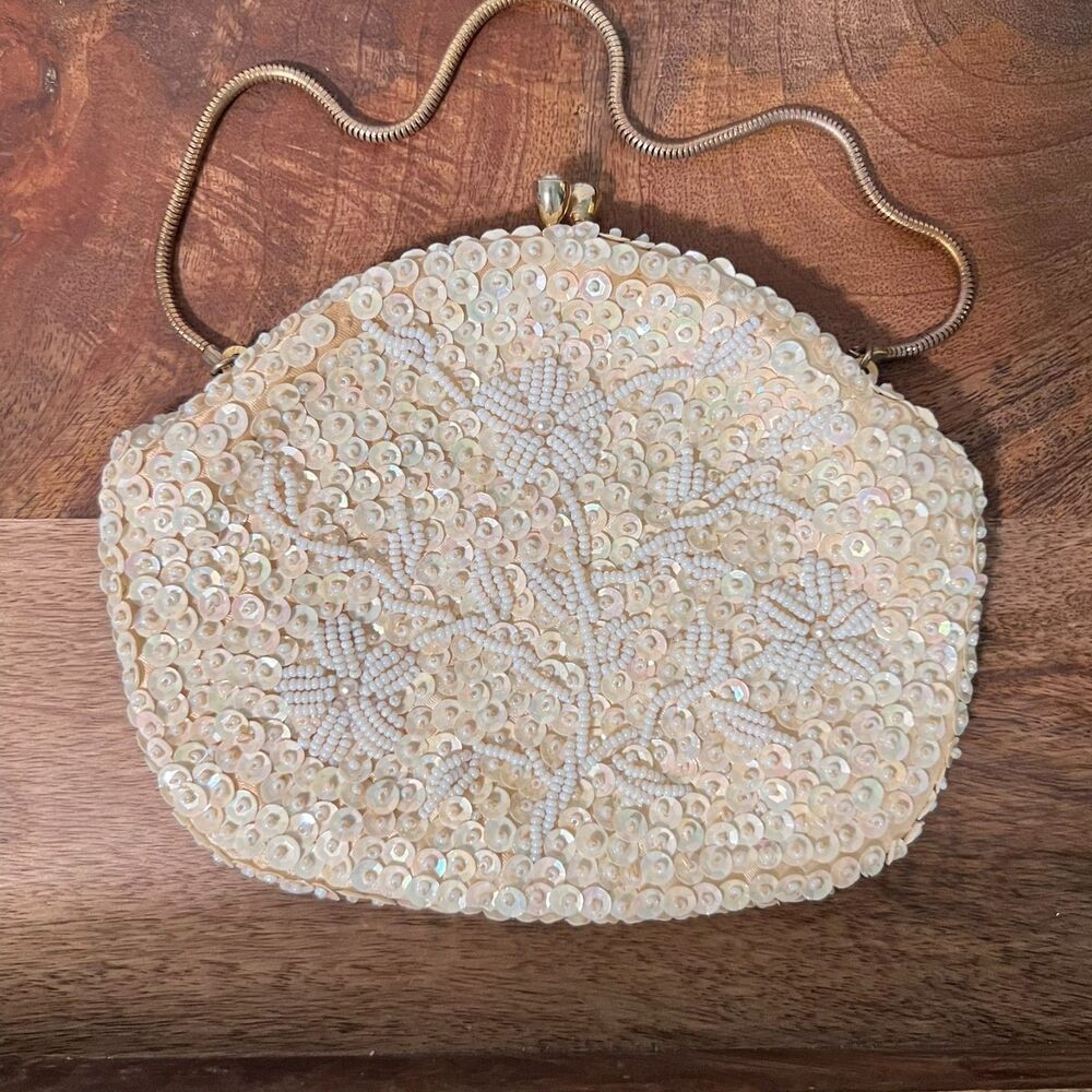 1950s Vintage White Iridescent Beaded Sequin Evening Clutch Gold Kiss Clasp Bag